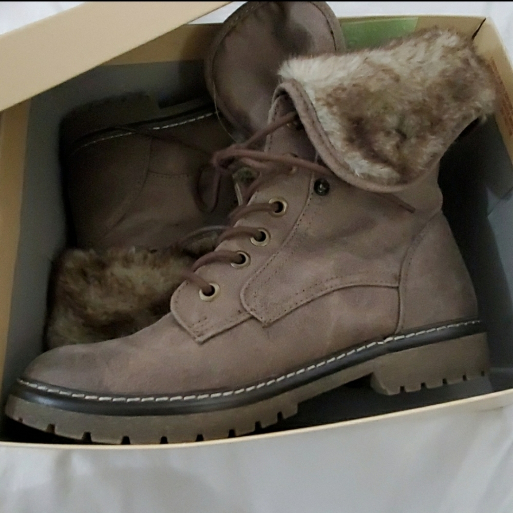 9 1/2 womens mossimo combat boots